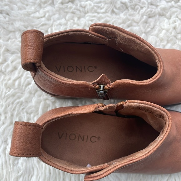 VIONIC LYSSA ANKLE BOOT SIZE 6.5. - Picture 10 of 12